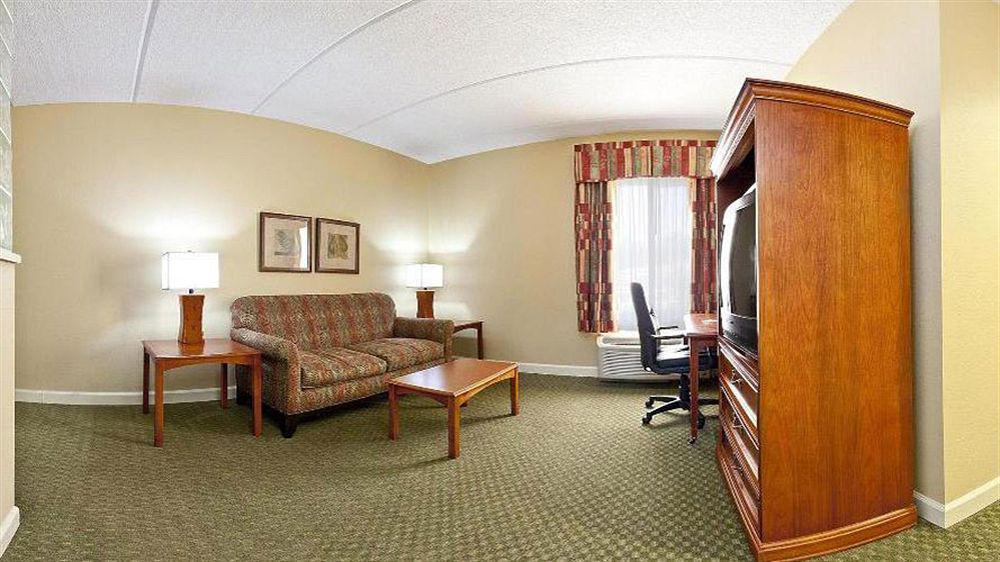Holiday Inn Express Hotel & Suites Conover - Hickory Area By Ihg Exterior foto