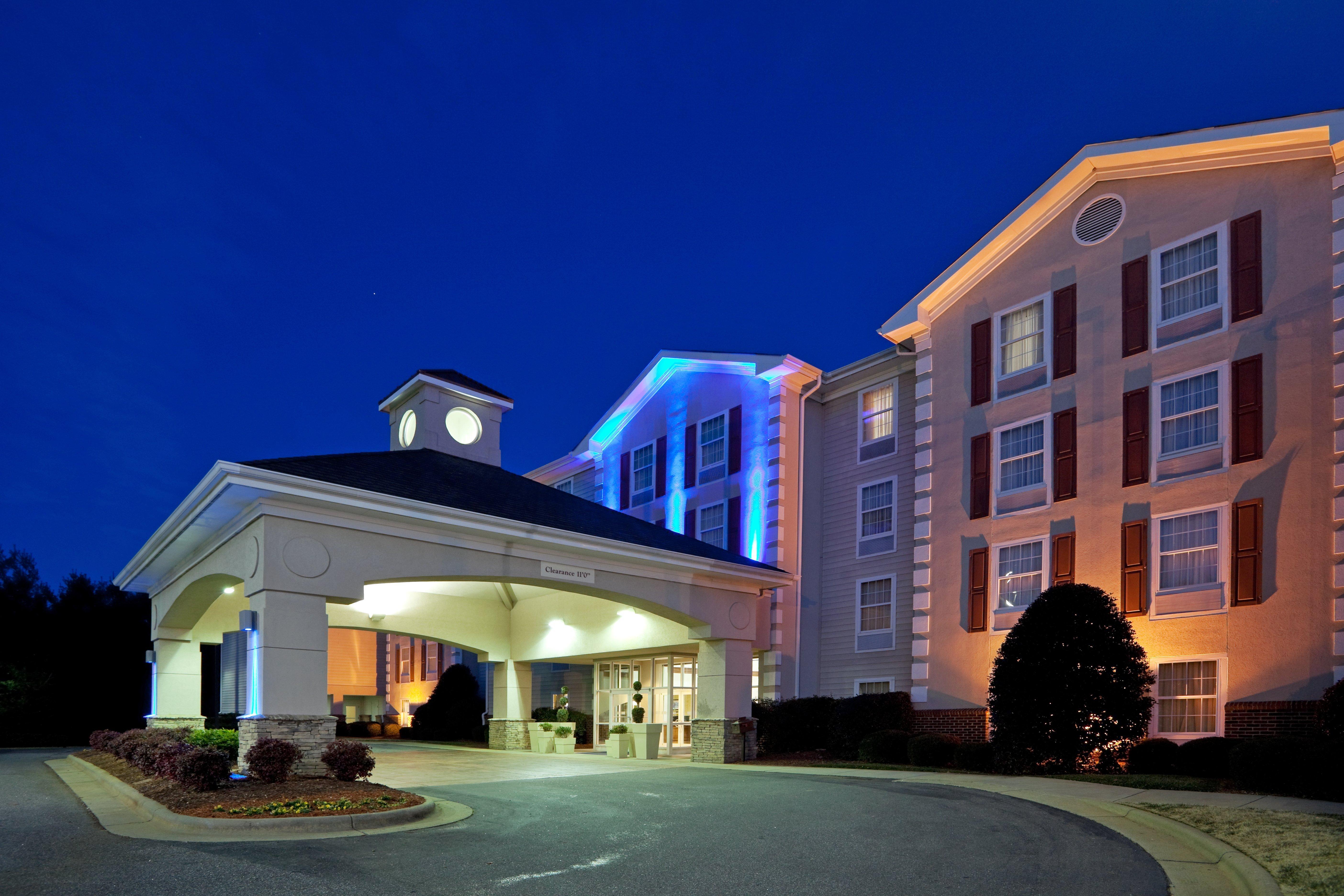 Holiday Inn Express Hotel & Suites Conover - Hickory Area By Ihg Exterior foto