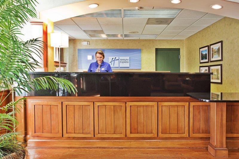 Holiday Inn Express Hotel & Suites Conover - Hickory Area By Ihg Exterior foto